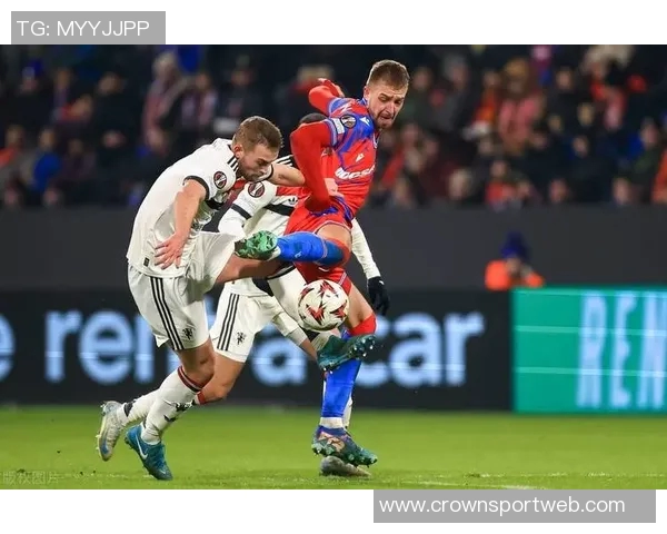 好友透露霍伊伦加盟曼联时年轻无怨恨一家人始终支持红魔 好友透露霍伊伦加盟曼联时年轻无怨恨一家人始终支持红魔